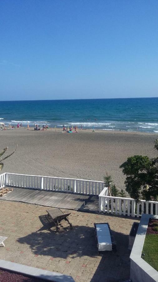 Villa Clementina Lido Di Fondi Exteriér fotografie